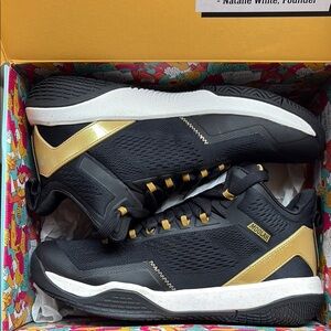 MOOLAH NEOVOLT PRO Black and Gold Basketball Sneakers NEW w/BOX